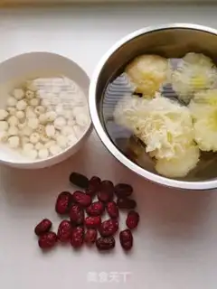 Make The silver spoon of a red date step 1