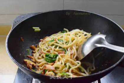 Make Bacon mushroom fried potato powder step 5