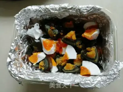 Make Three-coloured eggs step 4