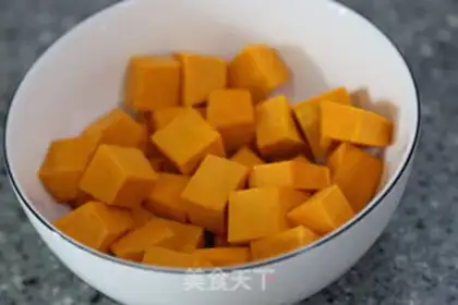 Make Pumpkin rolls step 1