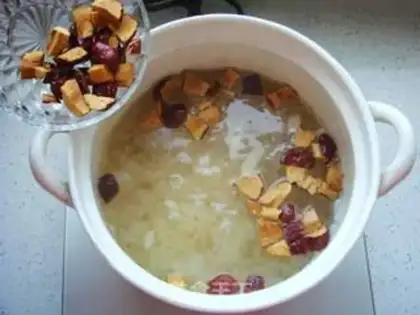 Make The silver spoon of a red date step 5
