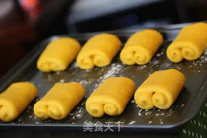 Make Pumpkin rolls step 15