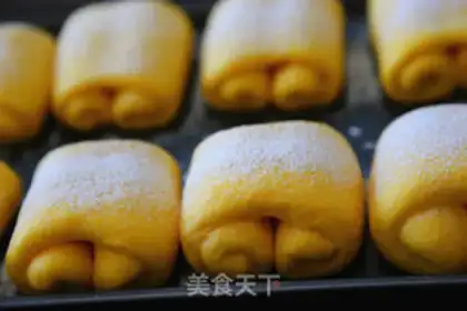 Make Pumpkin rolls step 17