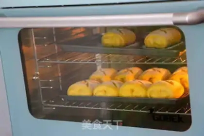 Make Pumpkin rolls step 19