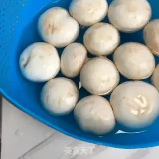 Make Roach mushroom soup step 2