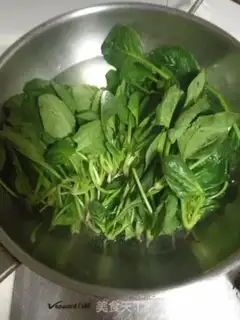 Make Spinach tofu soup step 1