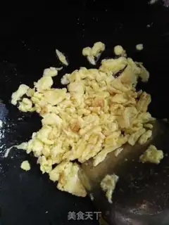Make Onion egg fried rice step 3