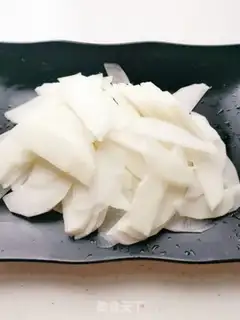 Make Beef with radish step 1