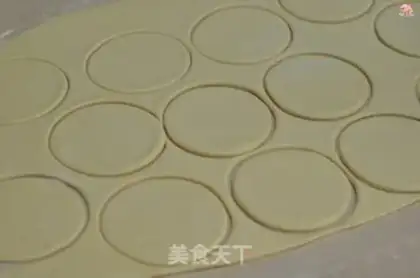 Make Flower buns step 2