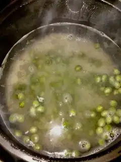 Make Shrimp pea congee step 3