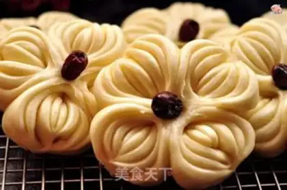 Make Flower buns step 12
