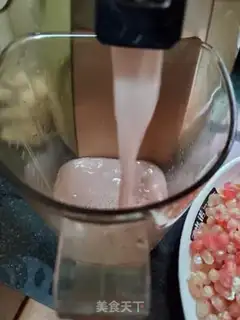 Make Fresh pomegranate juice step 2