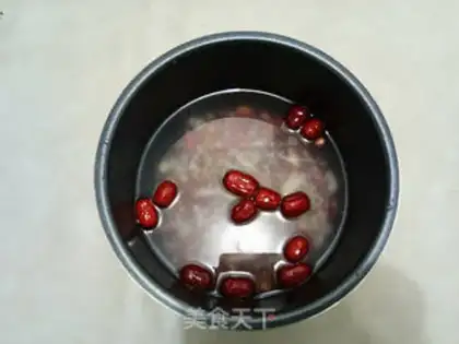 Make "Red-tree peanut gruel." step 2