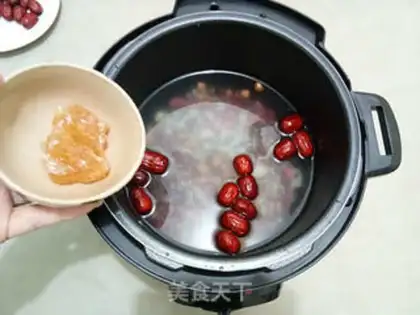 Make "Red-tree peanut gruel." step 3