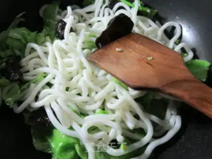 Make Blackwood cabbage with potatoes step 4
