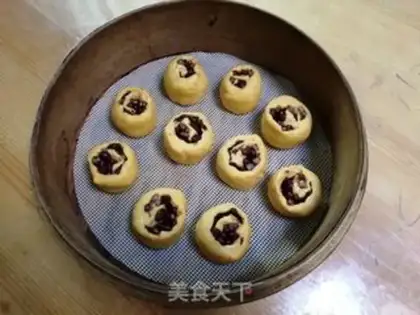 Make Pumpkin red bean roll step 7