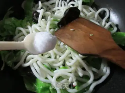 Make Blackwood cabbage with potatoes step 5