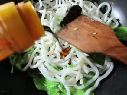 Make Blackwood cabbage with potatoes step 6