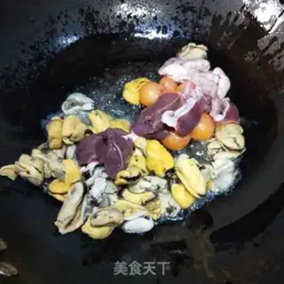 Make Monkey-head mushrooms and chicken grubs step 4