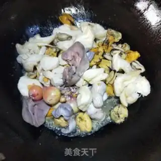 Make Monkey-head mushrooms and chicken grubs step 5