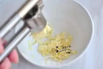 Make cucumber noodles step 1
