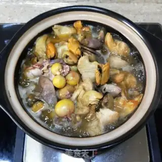 Make Monkey-head mushrooms and chicken grubs step 8