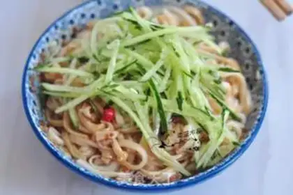 Make cucumber noodles step 6
