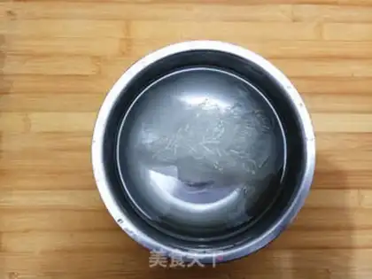 Make A little cabbage fan step 1