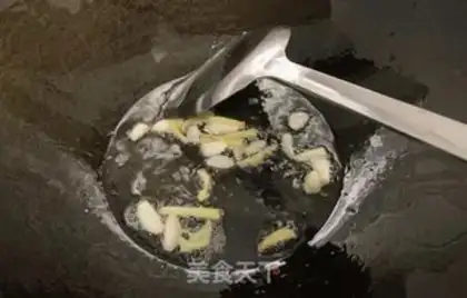 Make Roach and fried eggs step 2
