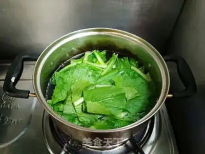 Make A little cabbage fan step 3