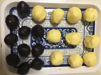 Make Sesame pumpkin bean cake step 3