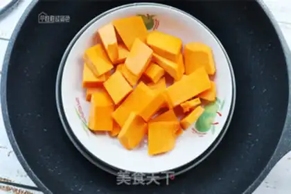 Make Waterless, oilless mini-bread step 1