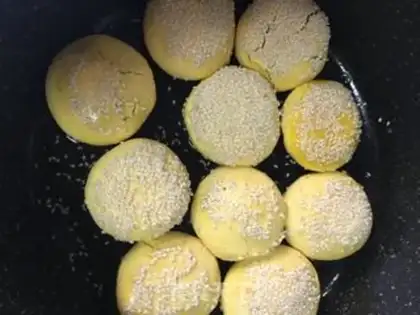 Make Sesame pumpkin bean cake step 6