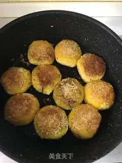 Make Sesame pumpkin bean cake step 8