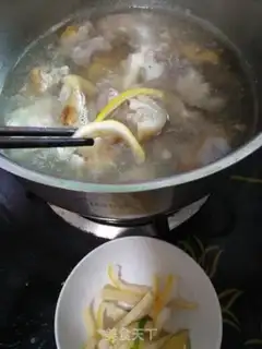 Make Pork hoof soup step 4