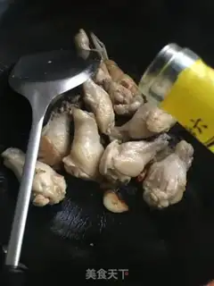 Make Carrot stewed chicken wings step 5