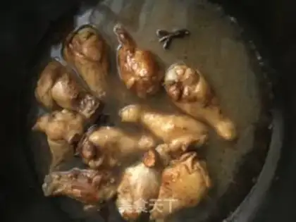 Make Carrot stewed chicken wings step 8