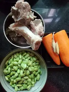 Make Pigbone carrots, soybean soup step 2