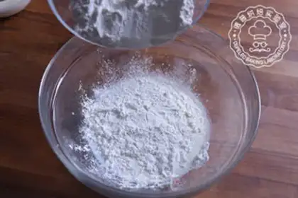Make Mango Snowmen step 1
