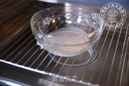 Make Mango Snowmen step 3