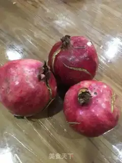 Make Fresh pomegranate juice step 0