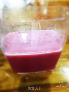 Make Fresh pomegranate juice step 3