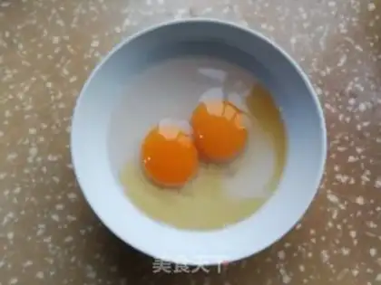 Make Tomato duck egg-skin soup step 2