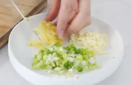 Make Shrimp with garlic pepper step 2