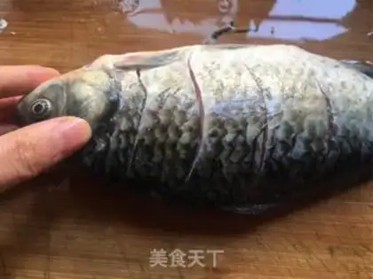 Make Squidfish radish soup step 1