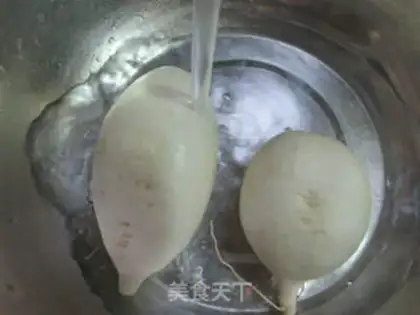 Make Fishball radish soup step 1