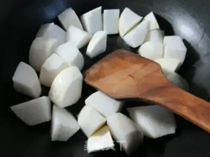 Make Fishball radish soup step 3
