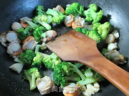 Make Scallops, broccoli step 5