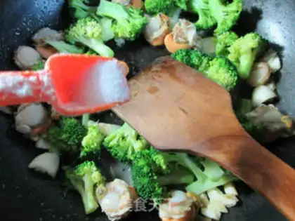 Make Scallops, broccoli step 6