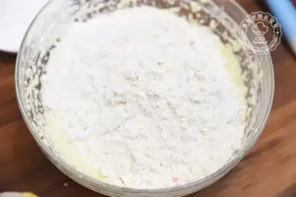 Make Country cherry cheesecake step 5